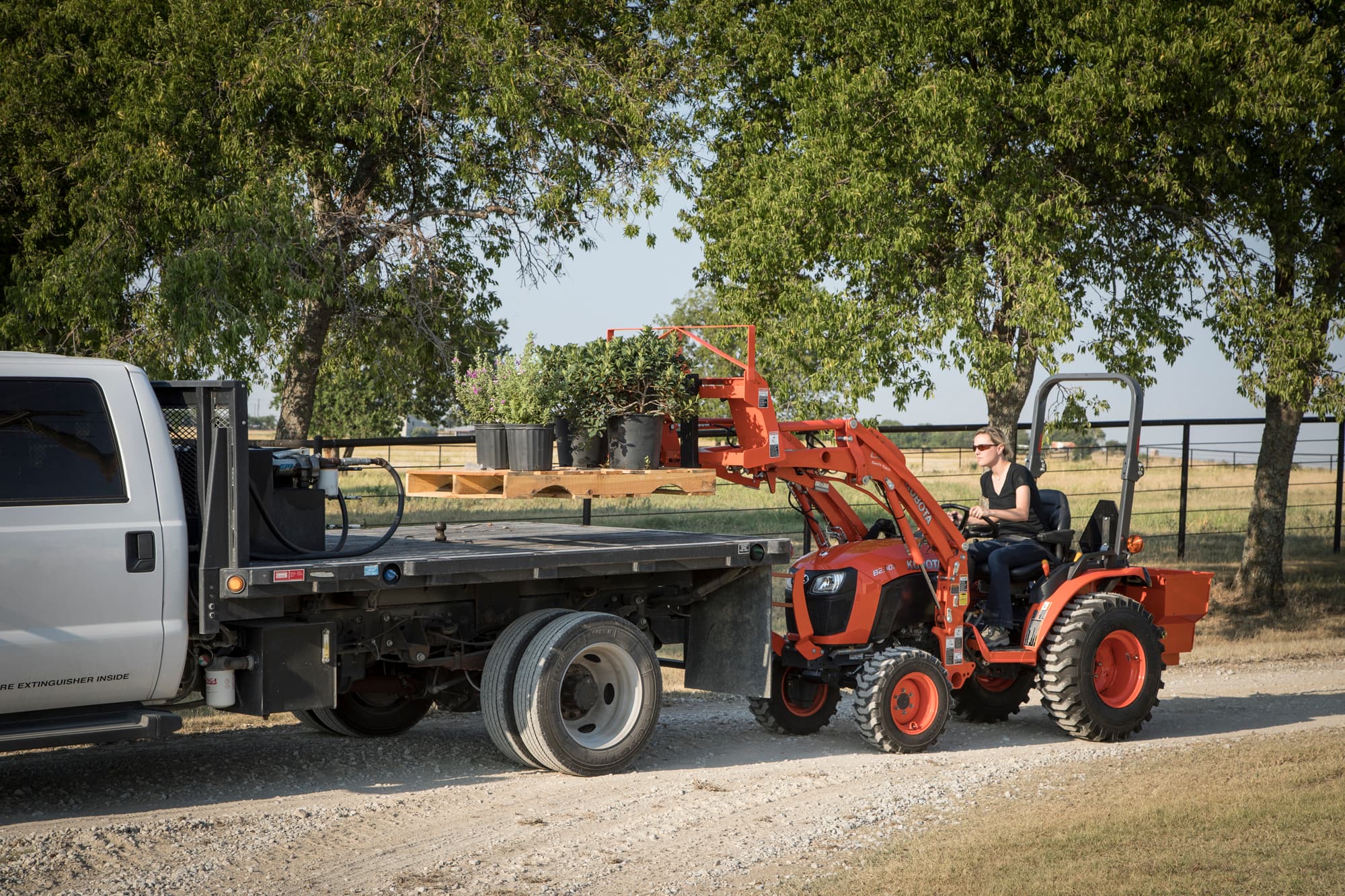 Kubota B2601 Tractor and LA435 Loader with Land Pride Pallet Forks