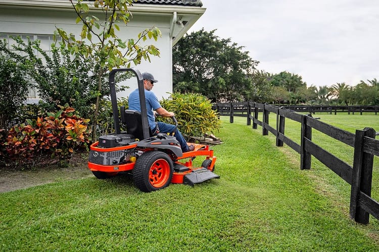 Kubota Z242KW-48 22HP Kawasaki 48″ Cut