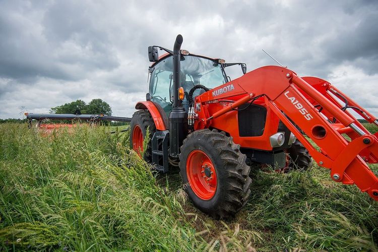 Kubota M6 Series Series Utility Tractor 131-141 HP