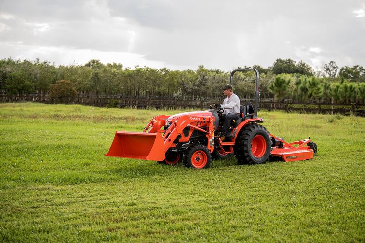 Kubota LX Series Sub Compact Tractor 26-35 HP