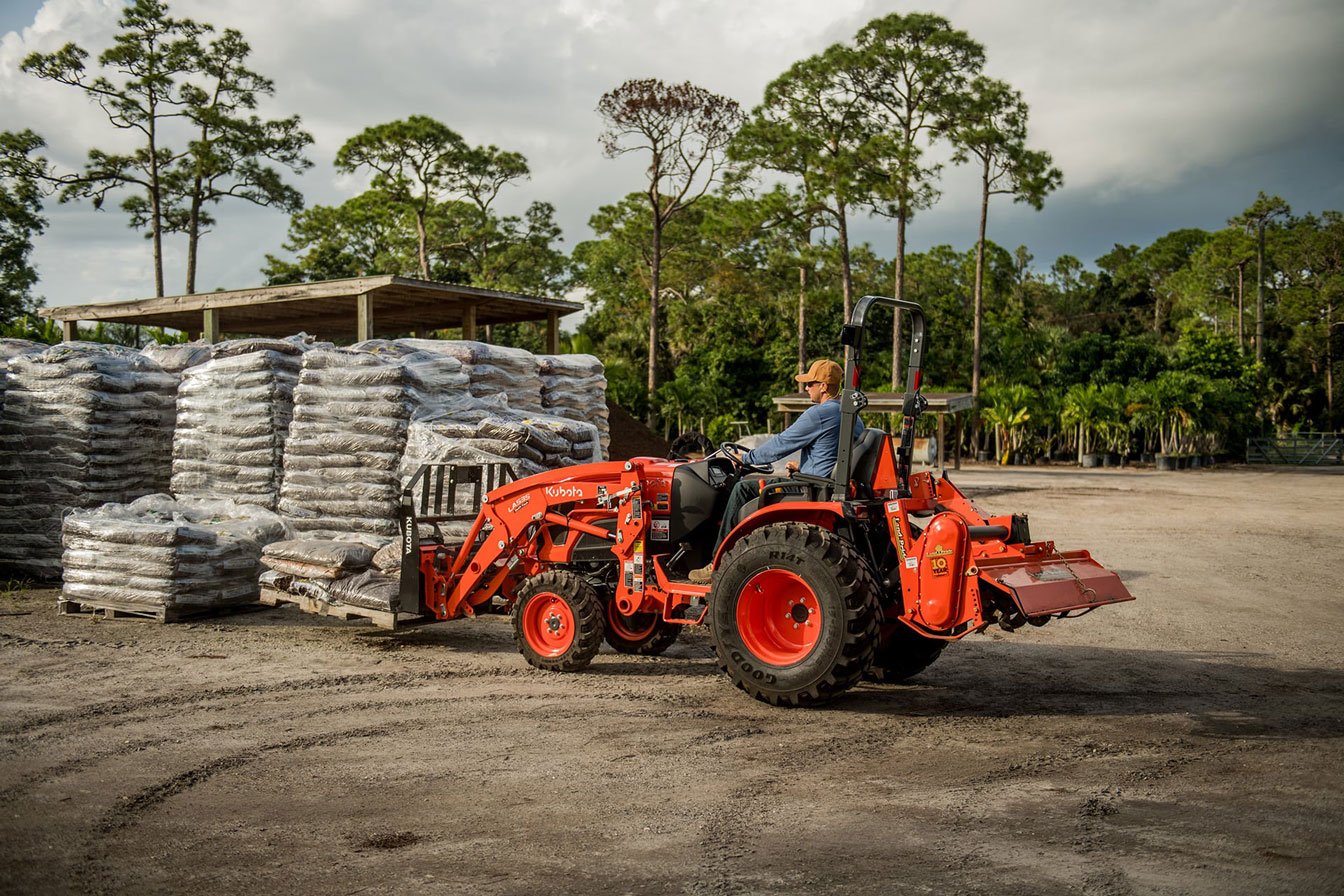 LX2620HSD Tractor Package - Ravenscraft Implement, Inc.